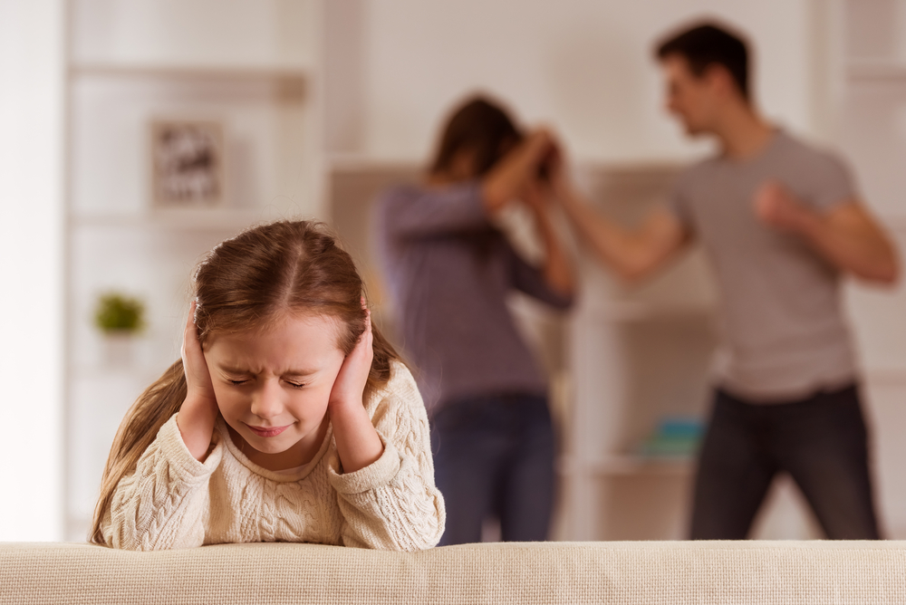 რა ემართება ბავშვს, თუ  დედა ოჯახში ძალადობის მსხვერპლია?