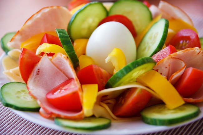 საკვების 8 კომბინაცია, რომელიც წონაში დაკლებაში დაგეხმარებათ
