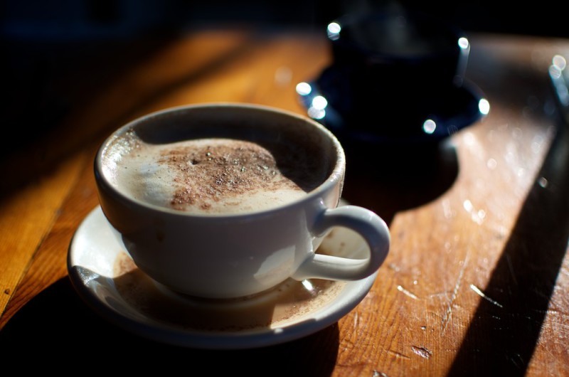 რამდენი ჭიქა ყავის დალევა შეიძლება დღეში - რა მოხდება თუ ნორმას გადააჭარბებთ