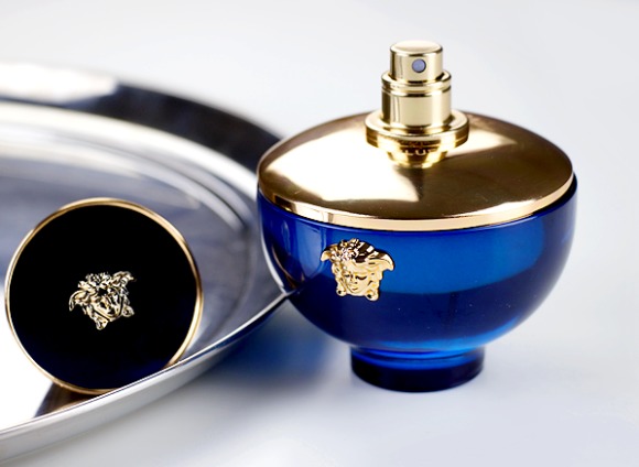 VERSACE Pour Femme DYLAN BLUE: ბოჰემური სურნელი Versace-სგან