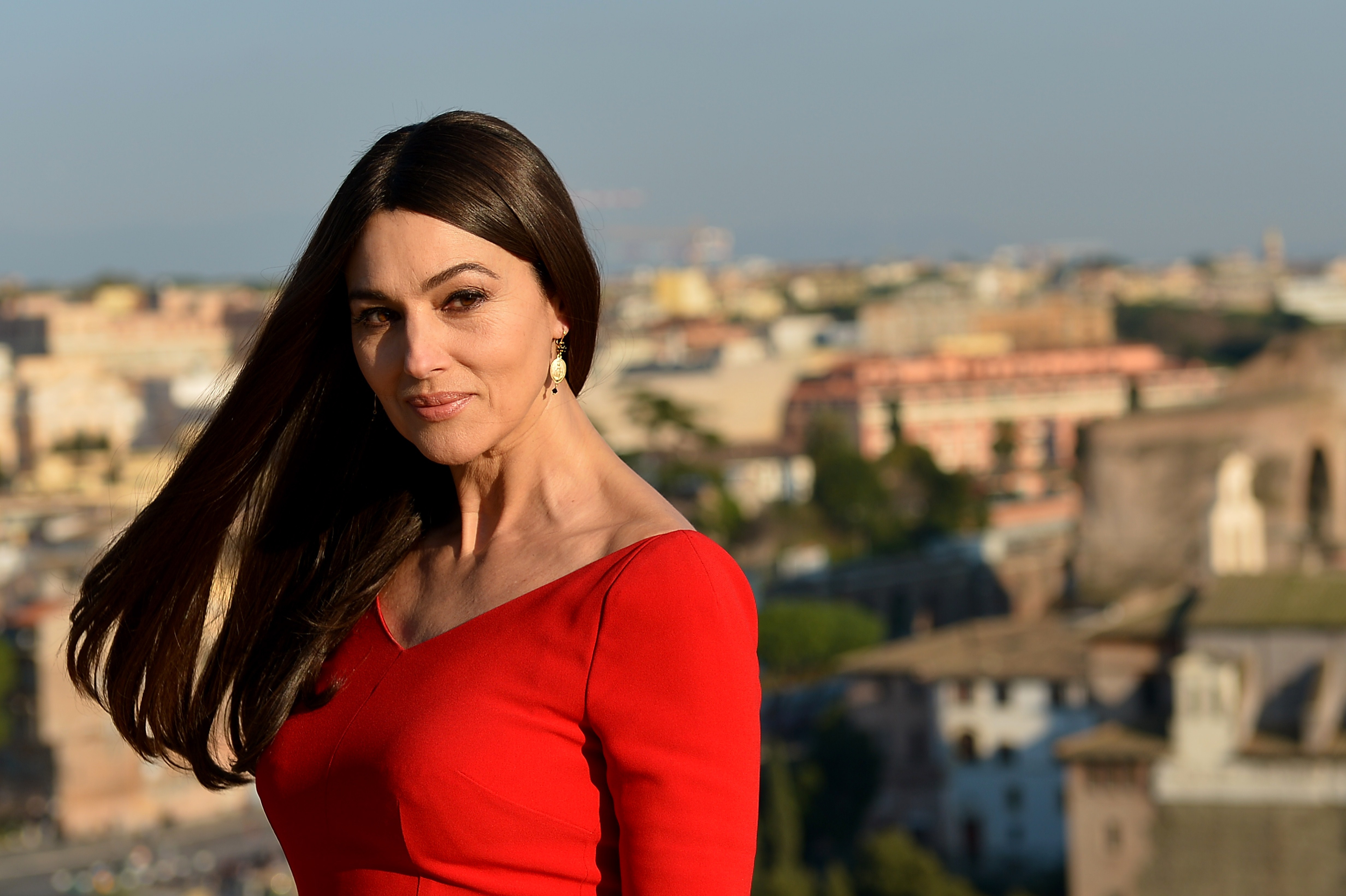 10 ყველაზე ლამაზი იტალიელი ქალი - 2018 წლის რეიტინგი