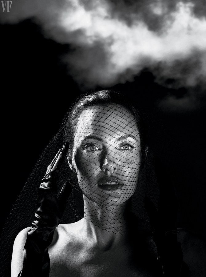 Vanity Fair-ის სექტემბრის ნომერში ანჯელინა ჯოლიმ ჯაბა დიასამიძის ქუდი მოირგო - მსახიობის ახალი ფოტოსესია