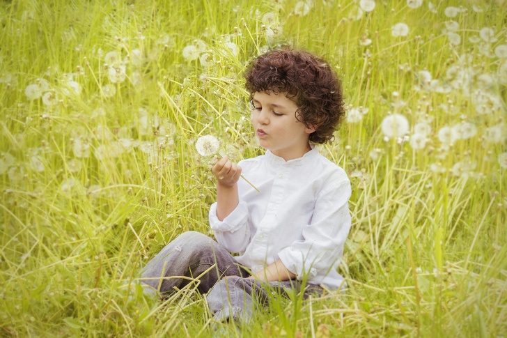 10 რამ, რაც შვილს ბავშვობაში უნდა ასწავლოთ იმისთვის, რომ მომავალში ბედნიერი იყოს