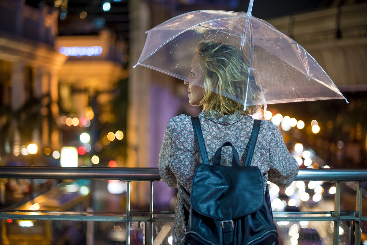 წვიმის სუნი ამცირებს სტრესს - 7 მიზეზი რატომ უნდა ისეირნოთ წვიმაში