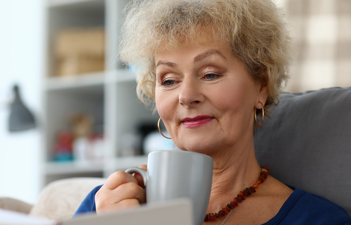 ქალები ყველაზე ბედნიერები 65-დან 79 წლამდე ასაკში არიან - ფსიქოლოგის დასკვნა