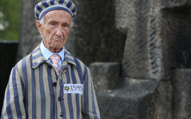 92 წლის ედი მოსბერგი ორი საკონცენტრაციო ბანაკში ცხოვრების მიუხედავად, ბევრ ადამიანზე უფრო ბედნიერია