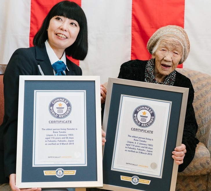 მსოფლიოს ყველაზე ასაკოვანი ადამიანი - 116 წლის იაპონელი ქალი ბედნიერი და ხანგრძლივი ცხოვრების საიდუმლოს ამხელს