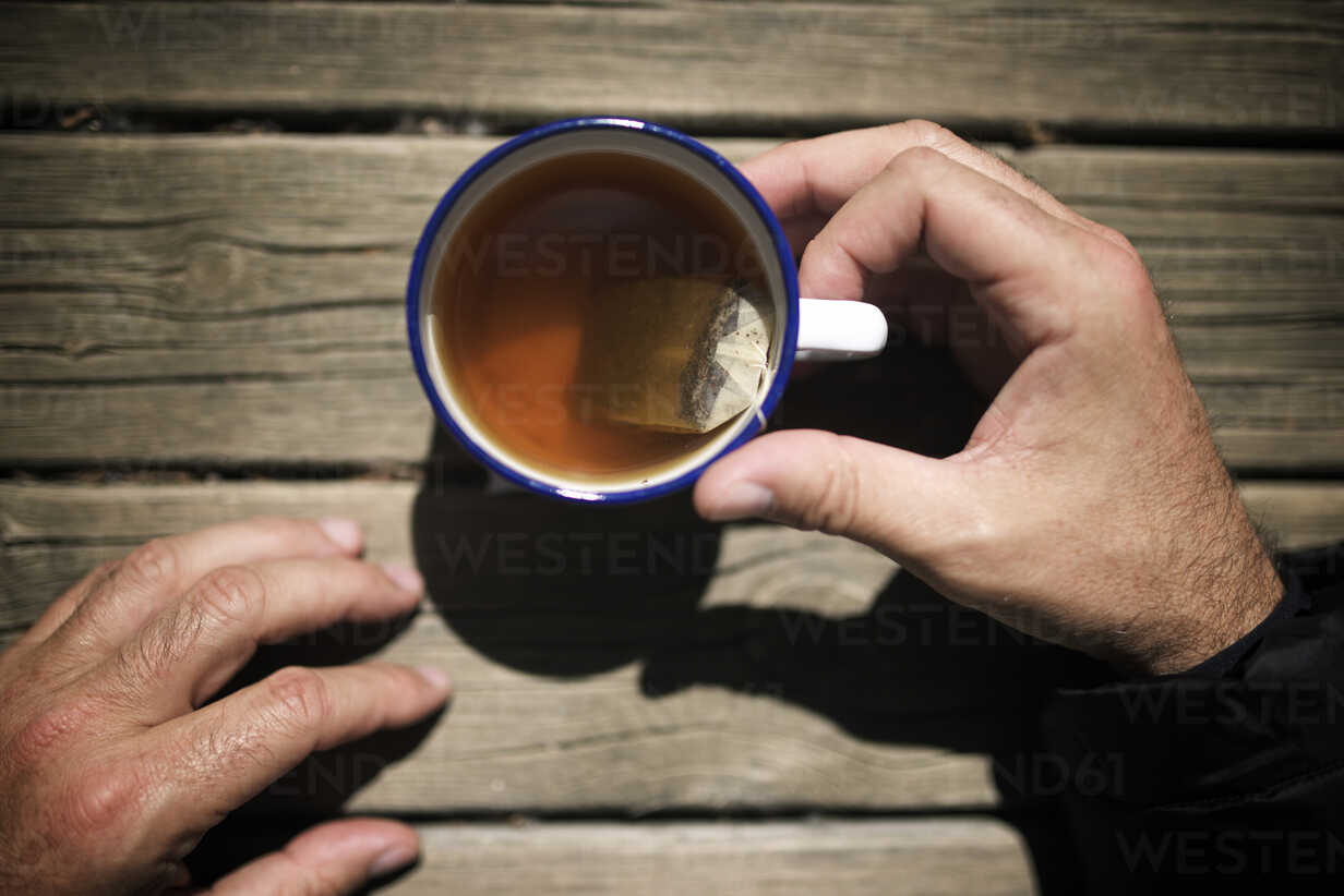 ჩაის მოყვარულთათვის: რა დაემართება თქვენს სხეულს, თუ ყოველდღიურად მიიღებთ შავი ჩაის