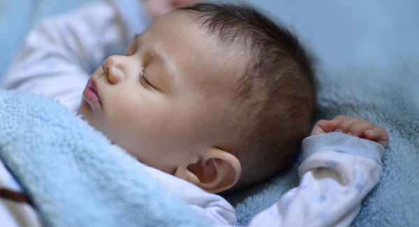 როგორ ჩამოვუყალიბოთ ძილის უნარები 3-6 თვის ბავშვს