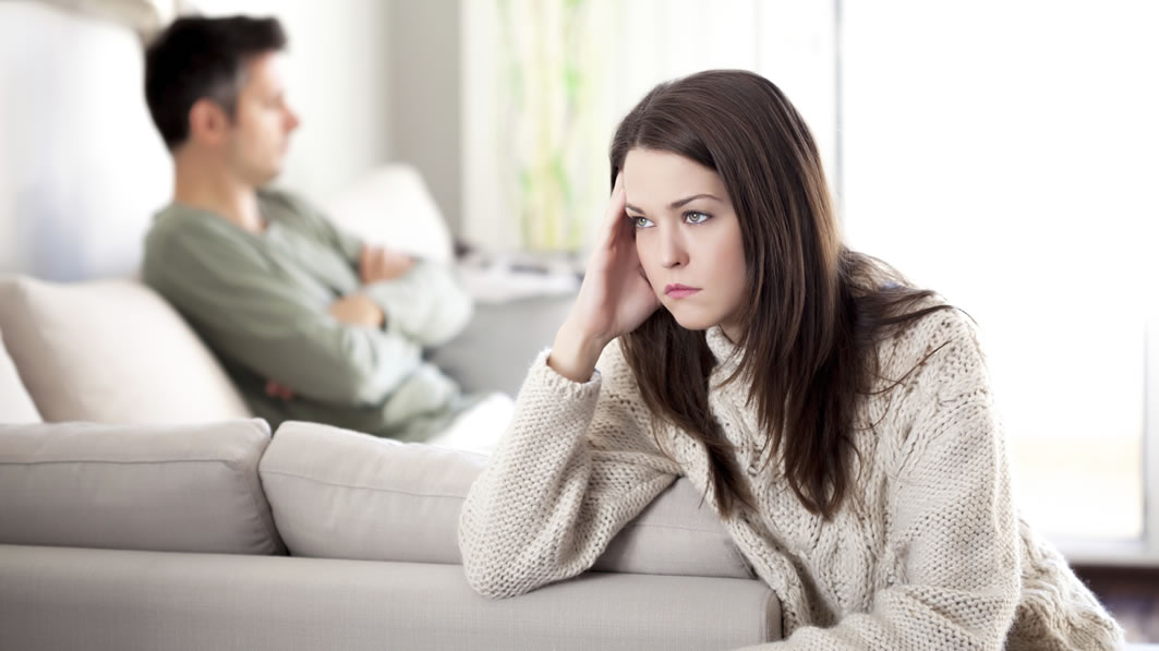 15 რჩევა - როგორ უნდა გაუმკლავდეთ განქორწინებით გამოწვეულ ტკივილს