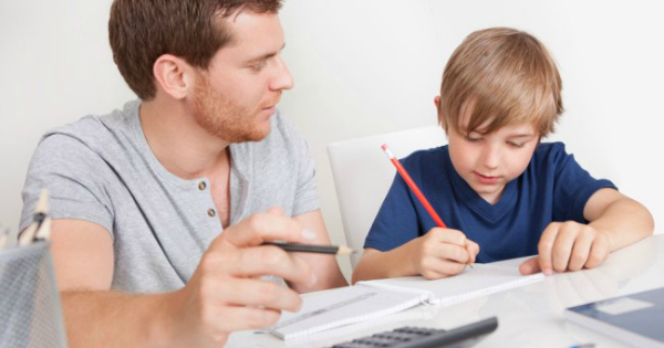 12 რამ, რაც მამამ შვილებს აუცილებლად უნდა ასწავლოს