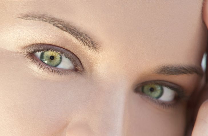 რატომ არ აქვთ ადამიანებს შავი თვალები და რომელია ყველაზე იშვიათი თვალის ფერი?