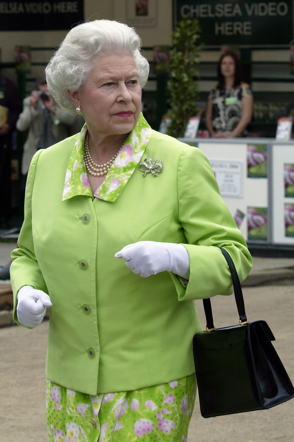 მწვანე ფერი, არამხოლოდ სეზონის მთავარი ტრენდი, არამედ სამეფო ოჯახის ფავორიტია